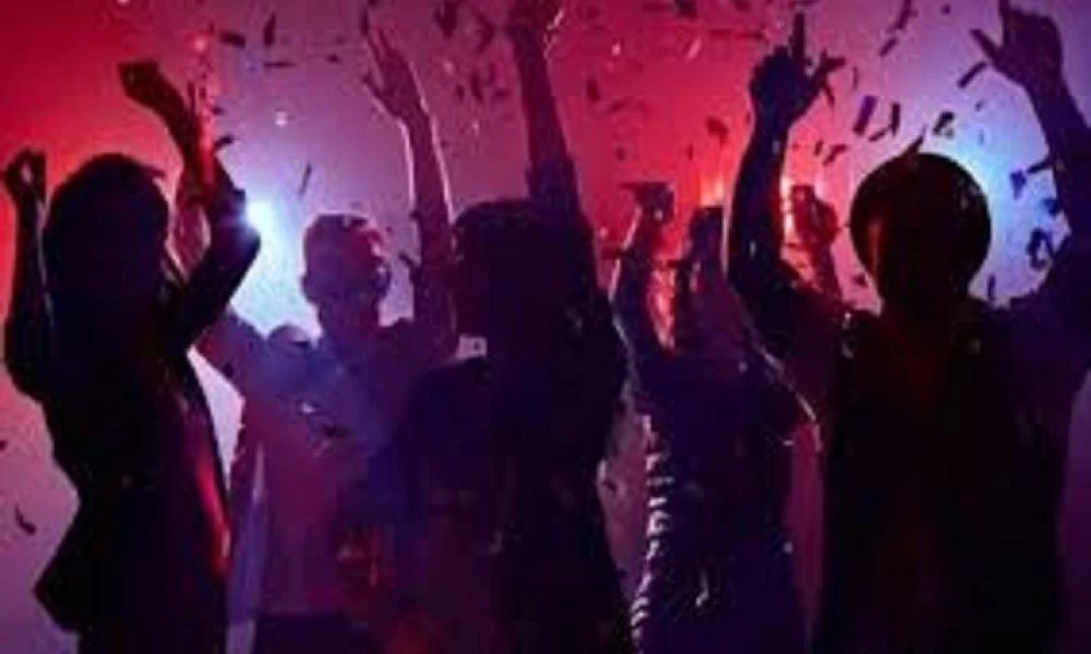 Χαλκίδα: Απίστευτες εικόνες από κορονοπάρτι σε νυχτερινά κέντρα